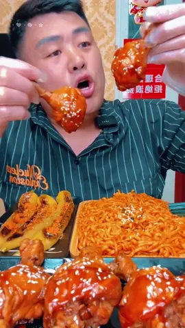 Chickennoodles#food #chicken #Foodie #delicious #mukbang #noodles #fyp #fouyou #foryoupage #mukbang #spicy #spicyfood #spicynoodles #happy 