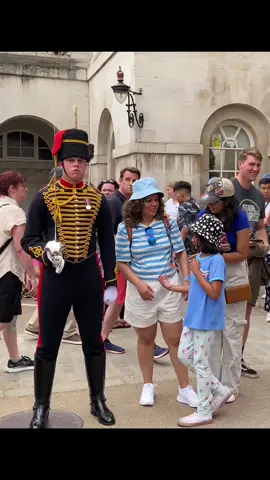 #foryoupage  #tiktokviral #viraltiktok #viralvideo #videoviral #follow #subscribe #like #share #bestvideo #fypviral #donottouch  #horseguardsparade #changingoftheguards #royalguards #thekingsguards #kingsguard #kingshorse #fyp #foryou #fypシ #fanpage #tourists #london 