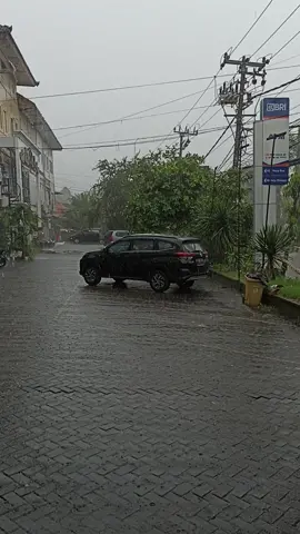 Suasana Hujan  #suasana #hujan #hujandimalammingguremix #hujan🌧️ #hujanderas #hujansore #suasanakota #nusaduabali #nusadua #rain #rainvibes #vibes #fyp #bali #balivibes #balivlog #baliviral #tiktok #denpasar #denpasarnow #denpasarbali 