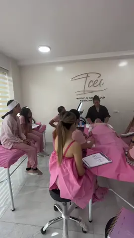 Curso de Cosmetologia Cosmitria y Dermocosmiatria en Manta-Ecuador. #manta #ecuador #cursodecosmetologia #dermocosmiatriamanta #sanmateomanabi #playasdeecuador #manabi_ecuador #portoviejo💚manabi❤️ecuador🇪🇨 #portoviejorockcity #portoviejorockcity #malldelpacifico #estetica #spa #centroestetico #dondeestudiarcosmetologiaenquito #dondeestudiarcosmetologiaenmanta #cursosdeestetica #cursodecosmetologia #elmejorcursodecosmetología #ecuador_turismo 