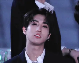 the way he looks at the camera #han #hanjisung #straykids #skz #fypシ #xyzbca #kpop #rasbinnie 