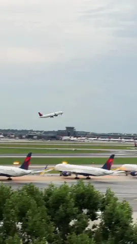 Hey @aprilsalyer812, let’s fly away together… A great view from the Renaissance Concourse Hotel (@Marriott Hotels) at ATL as @delta jets take off and land. #vacation #vacationmode #delta #renaissancehotel #marriott #atl #aviation #deltaairlines 