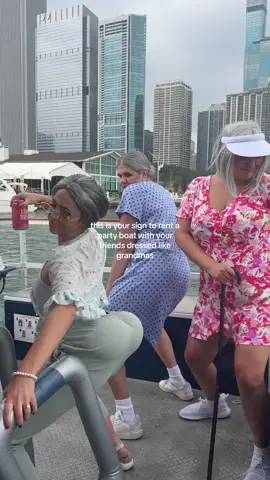 the sightseeing boats werent expecting a free show #partytheme #grandmasoftiktok #chicago #partyboat #partyideas 