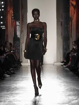 #adutakech For #versace Fall 2018 