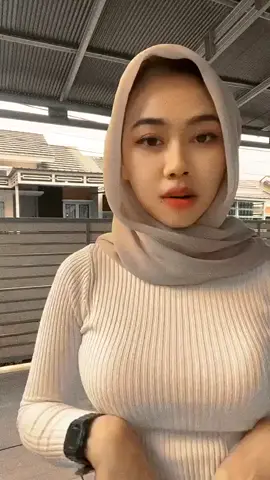 lagi di teras rumah#fyp #hijab 