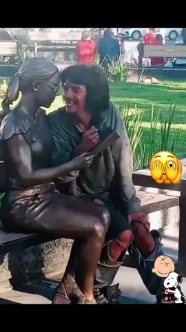 Marco Antonio Solis - A dónde vamos a parar. #marcoantoniosolís #adondevamosaparar loco con estatua en un parque. #loco #estatuahumana #estatua #parque #plaza #funny #divertido #comedia #humor #parati #foryou #lectura #amolalectura #comprensionlectora 
