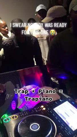 The way everyone was so confused killed me 😭 Produced by Myself, Dj Kwamzy J Slayz & CCG #SAMA28 #amapiano #Trapiano #ekseswiss #southafrica 