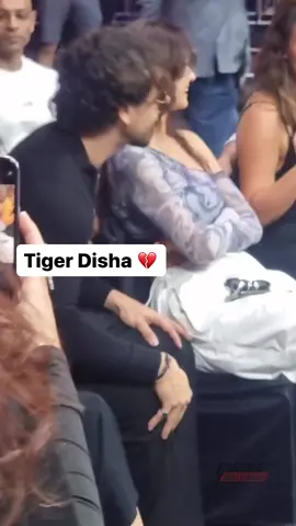 Ex lovers Tiger and Disha appeared together after a long time at a event . #tigershroff #dishapatani #instantbollywoodreels 
