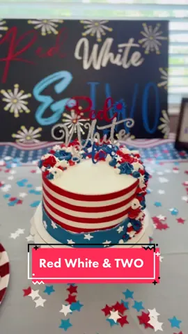 I threw my daughter a #redwhiteandtwo birthday party! 🇺🇸 What do you think? 😍 #birthday #birthdayparty #birthdaypartytheme #birthdaycake #birthdaygirl #birthdaytheme #birthdaypartydecoration #4thofjuly #redwhiteandblue #DIY 