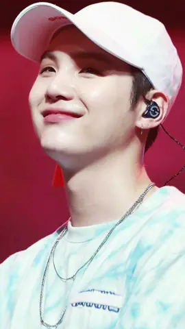 cakepp banget ayang suami kalau sudah pake topi 😍😍😍😍💜💜💜💜 #btsofficialbighit #bangtansonyeondan #btsarmy #minyoongi #minsuga #agustd 