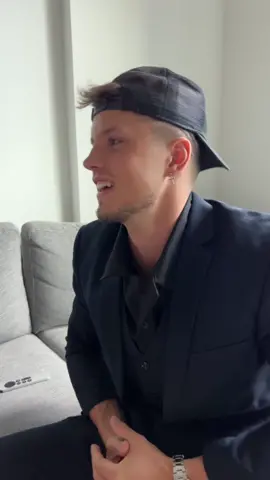 tvl jakoze nechtelo by se mi mu kupovat hodziny za pul mejce @Štěpán Šrámek 