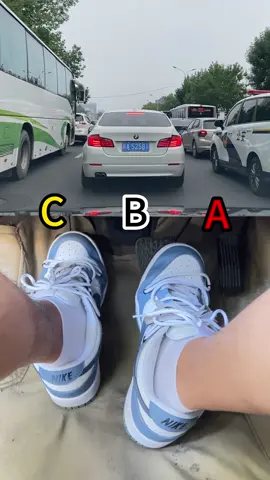 How to start a manual car correctly?#car  #driving  #tips  #drivingskills  #automotive  #drivingschool  #drivingtips