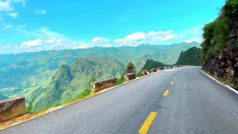 Cung đường nổi tiếng trong 4 tứ đại đỉnh đèo mã pi leng #hagiang #mapileng #hagiangloop #canhdephagiang #tourhagiang #tourxemayhagiang 