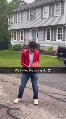 “You know I’m bad” at the end is crazy 💀😭 (via @offthecoastband)  #fiba #basketball #homeofhoops 