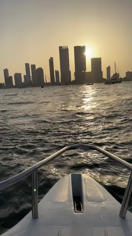 Sunset 🌅 . . #sunset #sunsetlover #atardecer #boats #bahia #rentboat #paseoenbote #cartagena #visitcolombia 