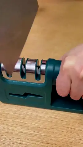 portable kitchen knife sharpener #goodthing #fyp #foryou #ibmcmen #ibmcmcnph #kitchenhalcks #knifesharpener #whetstone 