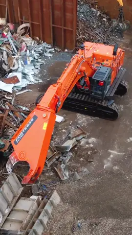 Read the story on these Shearcore Fortress FS145 shears in the latest issue of the magazine. Link in bio  #construction #excavator #bluegroup #bluemachinery #hitachi #shearcore #demolition #recycling #metalrecycling 