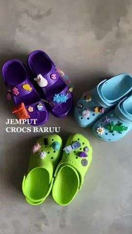 jemput crocs baru xixi 🍄💖🍬 #crocsina #crocs #crocsgang #megacrushcrocs #classicclogcrocs 