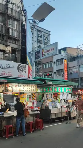#CapCut Khám phá chợ đêm Lục Hợp - Cao Hùng  逛逛六合夜市 #越南人在台灣🇻🇳🇹🇼 #台灣留學生🇼🇸🇻🇳 #高雄六合夜市 #liuhe #台灣美食 #台灣夜市必逛 