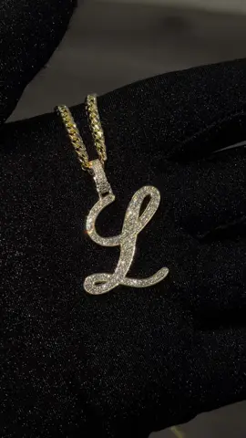 14KY “L” Pendant with VS diamonds set. #jewelry #jewelrybusiness #entrepreneur #jewelrytiktok #goldpendant #icedoutpendant #fyp #parati #viral 