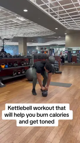 FullBody kettlebell workout that will help you burn them calories and stay toned up 💪🏾✅ Tag / Share / Save  Perform this workout 4 rounds of 30 secs  Make sure to push yourself harder everyday you got this  #kettlebellworkout #kettlebellswing #kettlebellexercises #tonedbody #fitforlife #onlinecoaching #workoutmotivation 