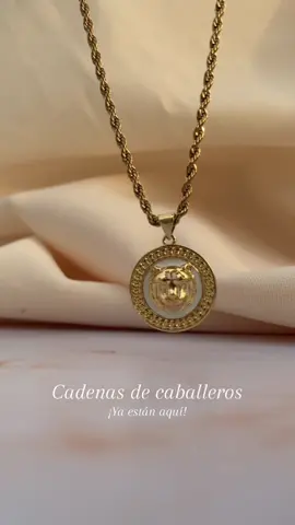 Cadenas de caballeros 8$🏷️ 📍Estamos ubicados en la Av. Bolívar cruce con Ayacucho, diagonal a Motos Bera. C.c. Social Ayacucho. Local L20. 🕗 10:00am a 05:00pm | LUN-SÁB. #cadenas #tejidosdecadenas #aceroinoxidable #modaparacaballeros #outfit #tendencia #klinshop #aragua #españa🇪🇸  