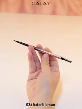 Shade #Natural brown 2IN1 pensil alis menggambar alis yang diinginkan dengan mudah! Cocok untuk blond hair dan flaxen hair! #makeup #eyebrow #eyebrowtutorial #beautyeyes #tutorialmakeup #makeupideas #beauty #makeuptrend