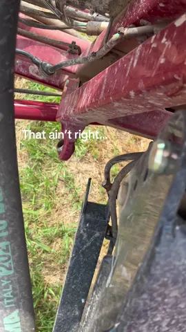 Well, thats not how that works. #caseih #international #farmtok #sprayer #failed #thursday #beans #soybeans #farming #agriculture #aglife #patriot #damn 