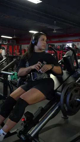 #CapCut #fyp #gym #trending #exercise #bodybuilding #legs #legday #hacksquat #gymfit 