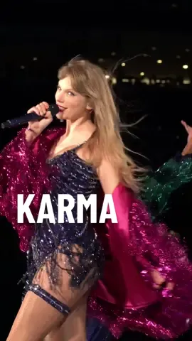 karma’s a relaxing thought 😉 #foxboroughtstheerastour #TSTheErasTour #theerastour 