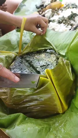 Replying to @lheimark14 sa maraming nagtatanong ito po yung kinukuha namin ulam sa palayan. pahaba ang dahon na may puting bulaklak.😇 #farmlife #family  #province #provincelife #food #cook  #fyppppppppppppppppppppppp #fyp #fypシ 