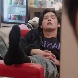 #LEEKNOW ; he looks cute when he’s sleeping ☹️☹️❤️ #straykids #stay #skzstay #xybca 