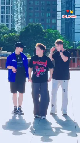 😉Do you miss Pavlo? #dance #dancechallenge #viraldance #trenddance #viraltoday #chapmebatngo #sharecopylink #makeittrend #chineseboys #seo #showworld21 #fdcboyWXD #W大東 #123_wuwei 🤟