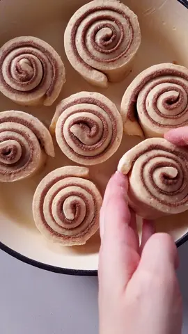 Replying to @vriskel_ a reminder that perfectly soft & fluffy gluten-free cinnamon rolls are REALLY EASY to make 🤤✨️ and no, that stuff I'm adding isn't raw chicken breast, it's psyllium gel 😂 #cinnamonroll #cinnamonrolls #glutenfreecinnamonrolls #glutenfree #glutenfreetiktok #baketok #recipes 