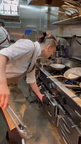 パスタ6連！今日のお皿はこちら😆⇩ 　 　 ・春のカリオストロの城風スパゲッティー ・削りたての生ハムのマッシュルームクリーム ・子持ち昆布フリットの和風スパゲッティー ・チェリーとピスタチオのパフェ ・やわらかヤリイカの明太子クリーム ・サマートリュフと天使の海老のピスタチオソース ・飲めるサーモンのレモンクリーム #pasta #tiktokfood #パスタ 