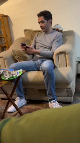 La abuelita queria segui oyendo al dani flow reaccion de mi familia #fypシ #fyp #streamer #comedia #family #broma #reaction 