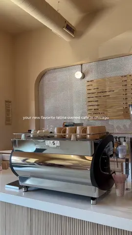 📍tasa coffee roasters i’m completely obsessed. catch me here every weekend. this is now a tasa stan account. 😍☕️🫶🏼✨🥐 #chicagocafes #latinaownedbusiness #tasacoffeeroasters #humboldtparkchicago #cafemexicano #chicagolatinas #luxeandlatina #latinacontentcreator #latinacommunity #latinassupportinglatinas 