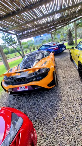 #ferrari #lamborghini #porsche #mercedes #amg #bmw #gwagon #gtr #aventador #gallardo #765lt #911 #bmw #gt3rs #gt2rs #taycan #tesla #458 #458speciale #488pista #uruguay #puntadeleste #pde 