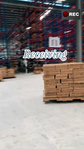 Inbound - Receiving #ecommerce #warehouse #fulfillment #fyp #distributioncenter #inbound #supplychain #inventory #work 