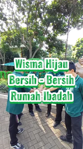 WISMA HIJAU BERSIH-BERSIH RUMAH IBADAH🙌 Kegiatan bersih-bersih rumah ibadah merupakan kegiatan yang rutin dilakukan Wisma Hijau, kali ini Wisma Hijau membersihkan Masjid Jami Nurul Huda yang berada di Kp.Tipar Kelurahan Mekarsari, Depok. #bersih-bersih #rumahibadah #bersihbersihmasjid #bersihbersihrumahibadah #wismahijau #wismahijautrubus 