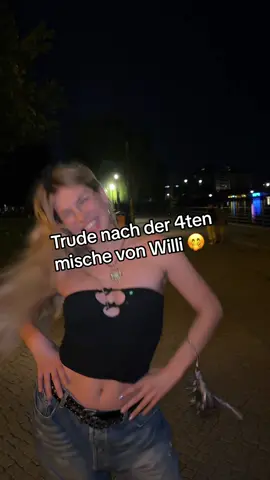 willi lowkey > steve 🫣 mein neuer song madness jetzt shon fast 180k streams 😭 hab euch so lieb 💟🧚🏼  #newmusic #zsazsa #dwh 