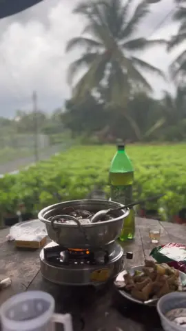 Dân Bến Tre đầu tuần trời mưa có nồi lẩu kèm lít rượu đế nhâm nhi 🤤😋 #xuhuong #71bentre 