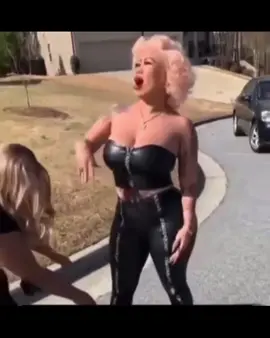 MY POOSAY HOT. Come come help me meme  #tiktok #foryou #meme #fashionnova 