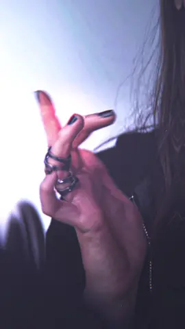 Havent seen this type of intro ina while || HER HANDS #wandamaximoff #scarletwitch #scarletwitchedit #elizabetholsen #viral #aepsteez 