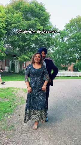 Phull gende da🌼 @Khush 💃🏻 |bhangra & gidha| #amrindergillsong #trendingpunjabisong #viralpunjabisong #punjabiviral #punjabicouple #punjabiromanticsong #bhangralovers #punjabisong #bhangratrend #jhumarsong #dancetrend #indiantiktok 