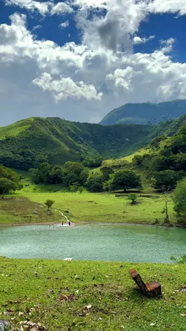 Conoce “Trama”, un paraiso ubicado en Pozuzo rodeado de paz, animales de campo, una laguna y una formacion de roca natural que simula un balcón desde el cual tendrás impresionantes vistas. Consulta por nuestros diferentes paquetes turísticos y tours en Pozuzo que tenemos para ti. #tramapozuzo #toursenpozuzo #vivepozuzo #pozuzo #tours #reservadebiosfera #kushmatoursoxapampa #oxapampa 