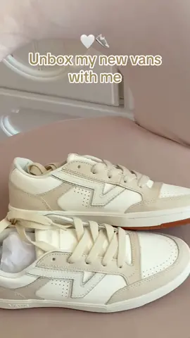New vans or whateva✌️ @Vans  #van #vansshoesvans #shoesunboxing #unboxingvideo #unboxing_queen #ugccreator #ugccontentcreator #ugccreators #ugccreator2023 #trendyshoes #trendyshoes2023 #whattowear  Vans unboxing, unboxing videos, vans, new shoes unboxing, ugc creator for hire, ugc creator, content creator