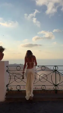@Sophia styles the Cedar City Maxi Dress in Ice Yellow, perfect for any Europe Summer event. Available now. #becandbridge #newarrivals #outfitinspo #styling #europesummer #europesummeroutfits 