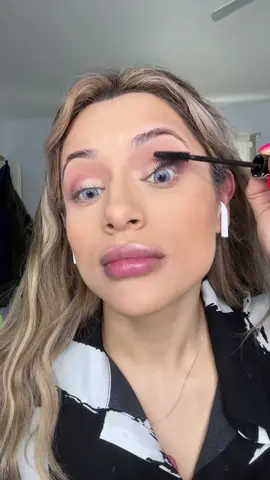 #makemefamous #makeuptransformation #makeupchallenge #makeuptiktok #MakeupRoutine #grwmroutine #grwmmakeup #makeupremoval #maquillajetutorial #chicagomua #makeuphacks 