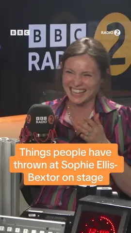 Don’t throw stuff at Sophie whilst she’s on stage please 😂🙏 Listen to Sophie and Michael’s full chat on @bbcsounds  #stage #concert #festival #sophieellisbextor #michaelball @Sophie Ellis Bextor 